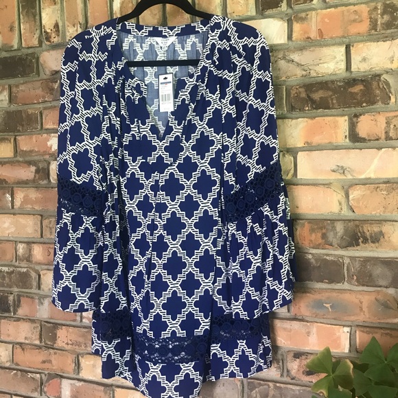 crown & ivy Tops - Crown & Ivy tunic style top NWT